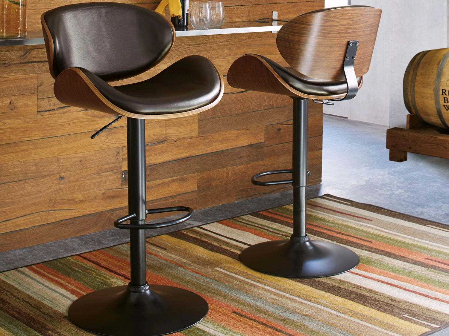 Bellatier Bar Stool (Bone Color)