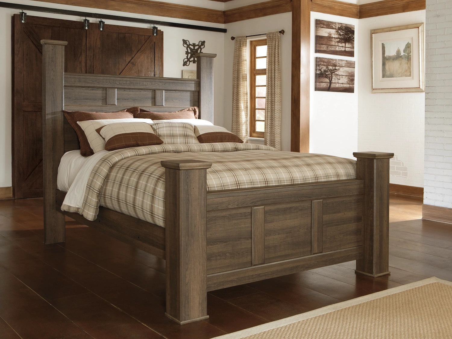 Juararo Queen Poster Bed